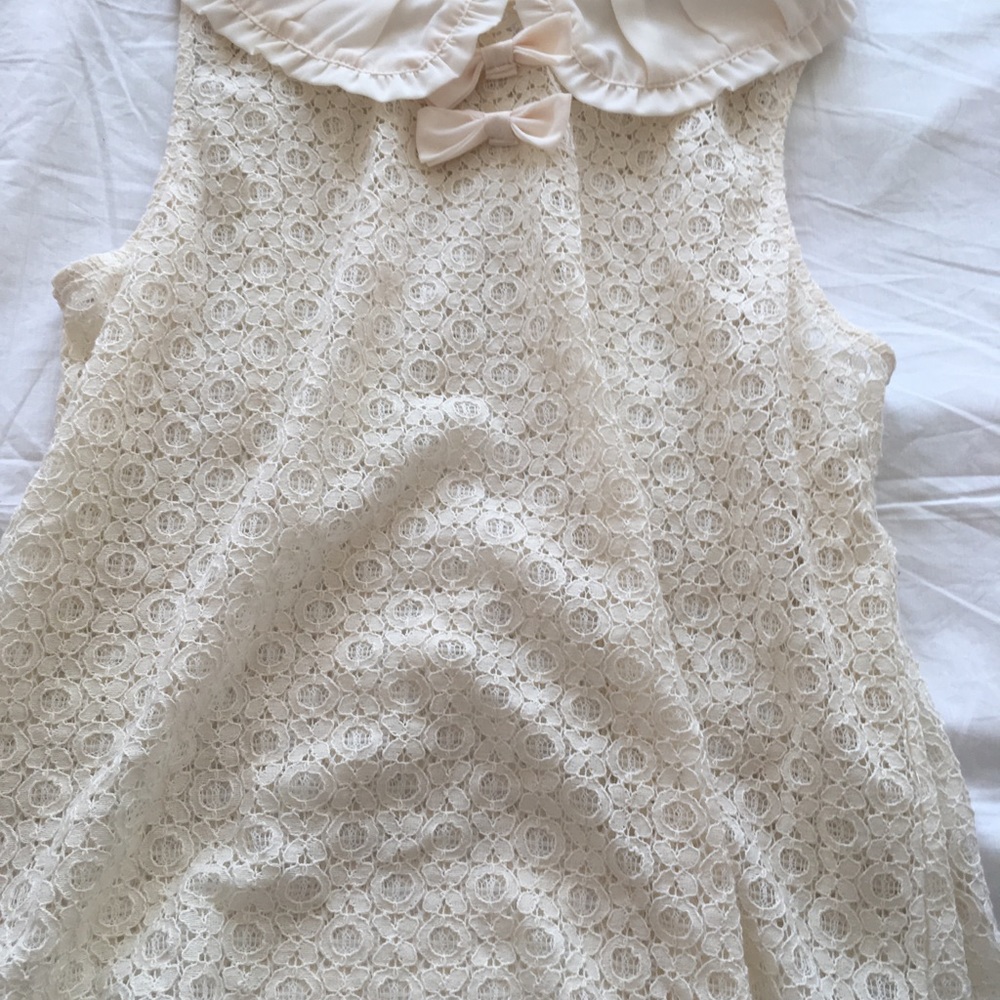 Lace shell top - Picture 2 of 2